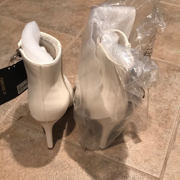 Boots - Picture 3 of 3